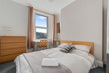 5 bed house, Ashford Road, Mannamead, Plymouth, PL47BN - Image 2